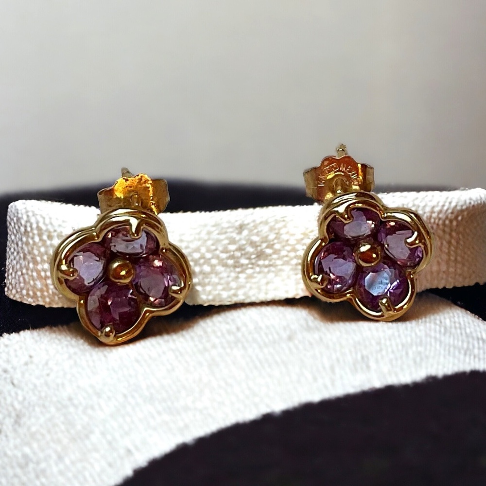 14K GOLD & GENUINE AMETHYST FLOWER EARRINGS 🌸 - Picture 1 of 3